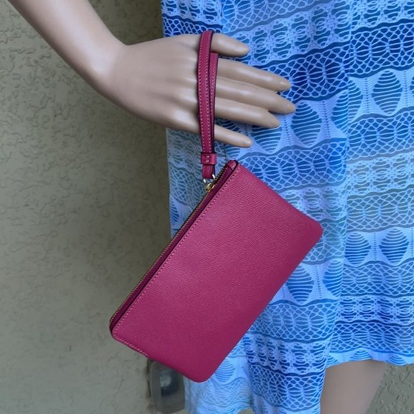 Coach Large Corner Zip Wristlet NWT - Picture 9 of 15